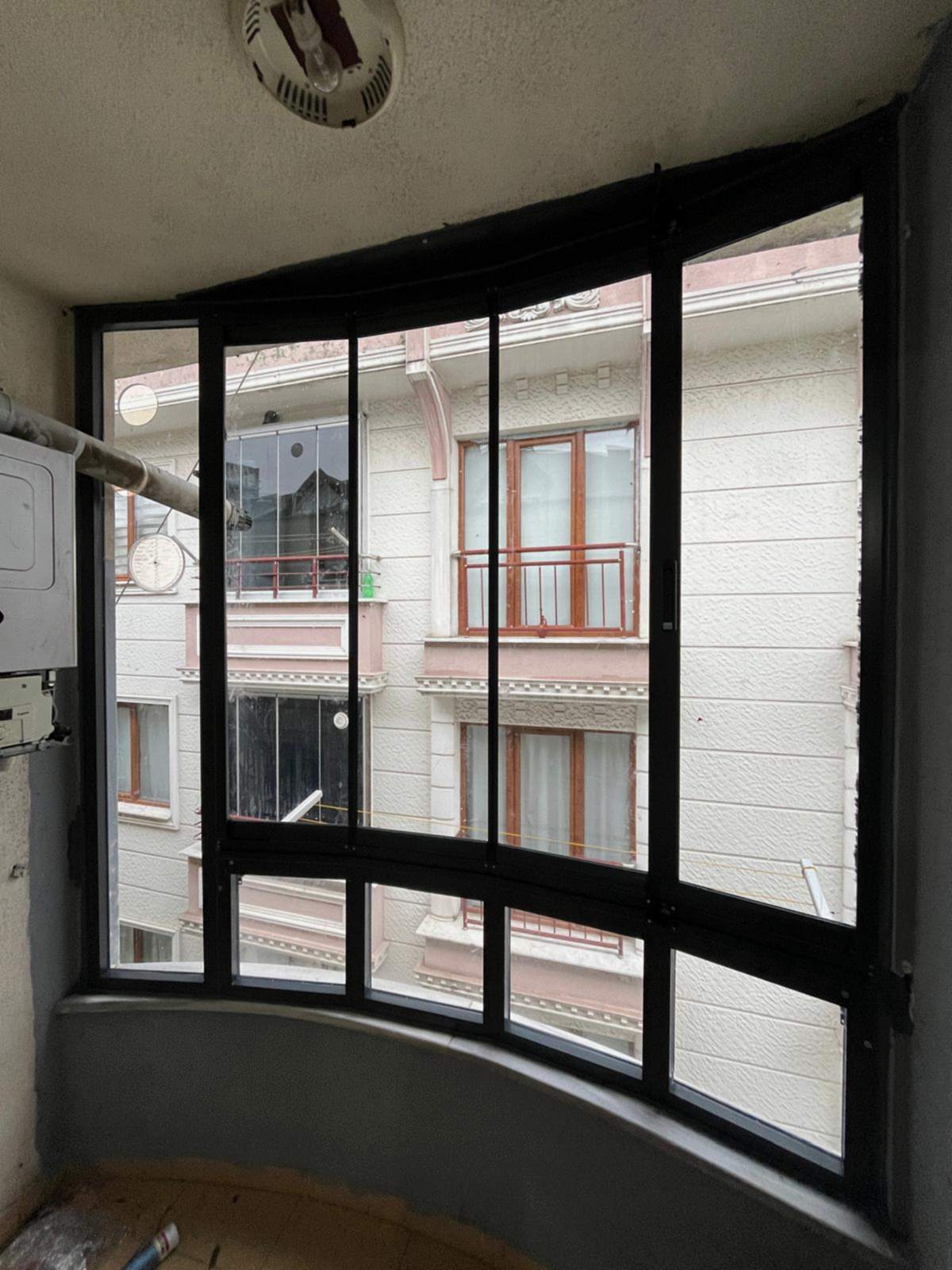 Cam Balkonlar: Modern Yaşamın Vazgeçilmezi